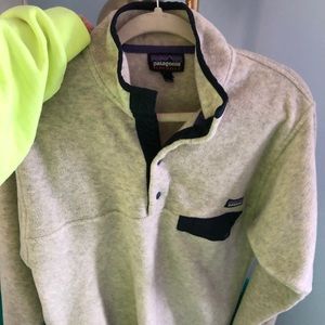 Oatmeal & Navy Patagonia Fleece